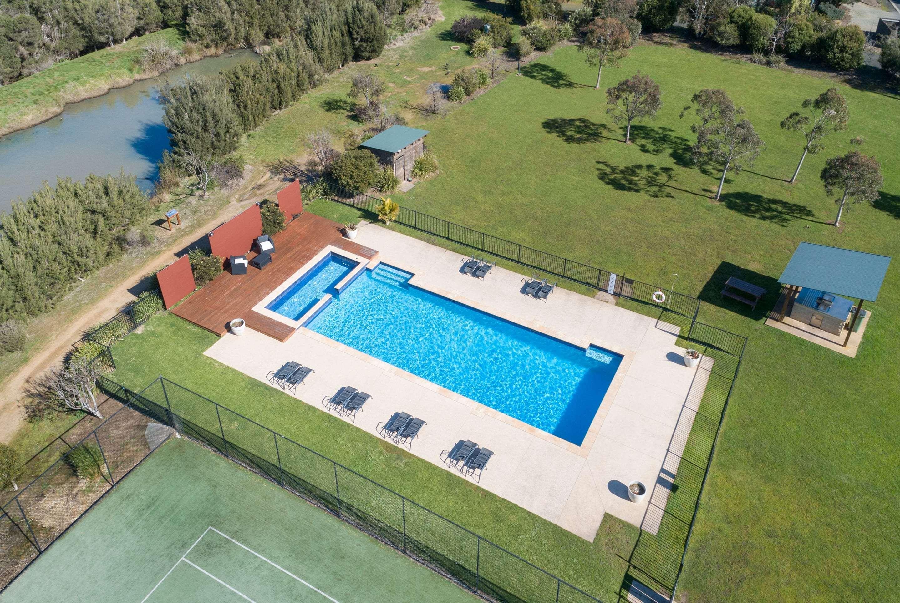 Ramada Resort By Wyndham Phillip Island Cowes Extérieur photo