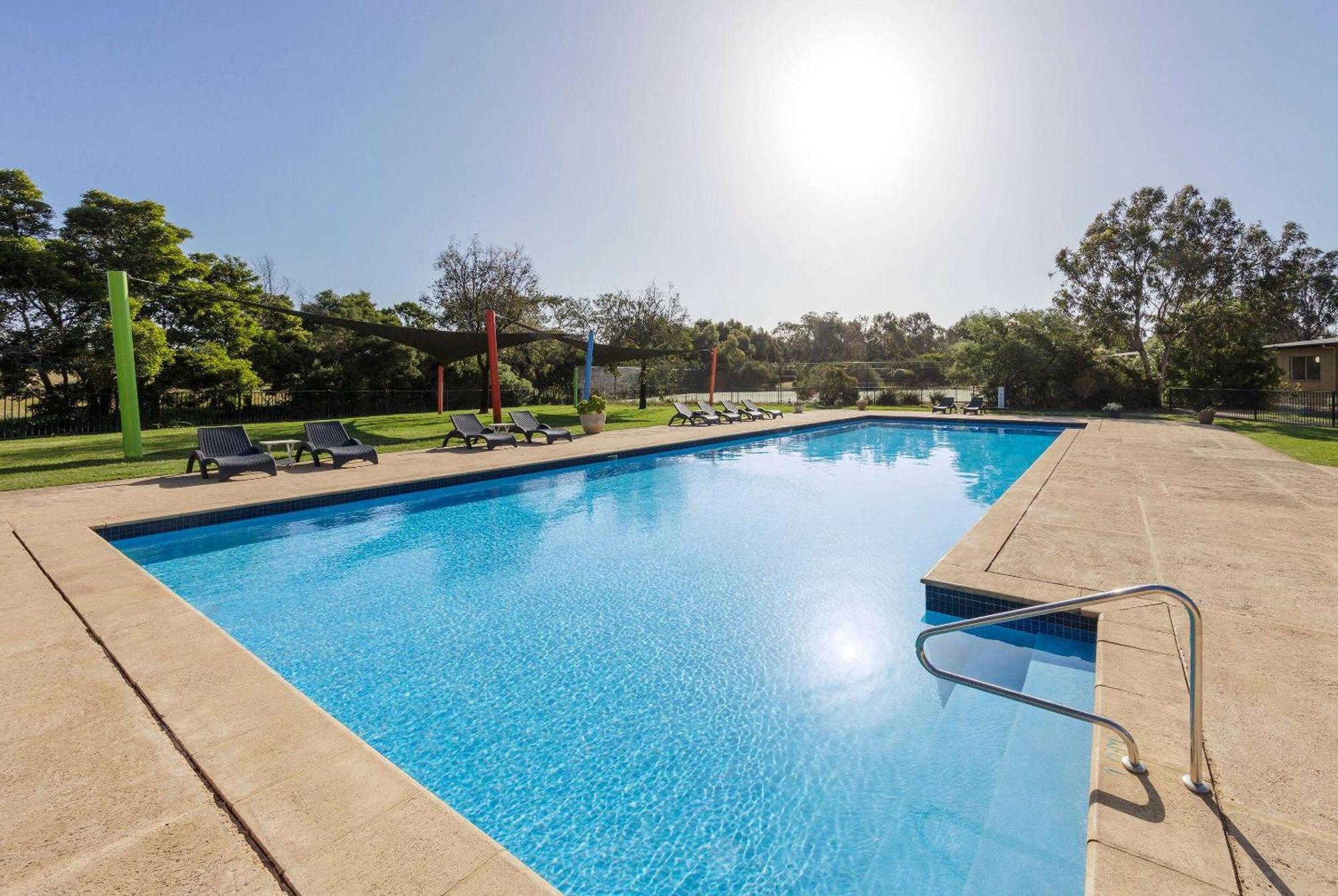 Ramada Resort By Wyndham Phillip Island Cowes Extérieur photo